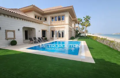 Pool image for: Villa - 5 Bedrooms - 7 Bathrooms for rent in Signature Villas Frond E - Signature Villas - Palm Jumeirah - Dubai, Image 1
