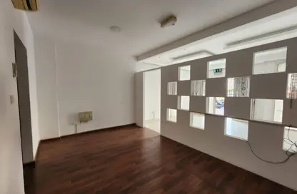 Shop - Studio - 1 Bathroom for rent in X24 - England Cluster - International City - Dubai