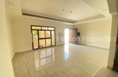 فيلا - 4 غرف نوم - 5 حمامات للايجار في بيوت مروة - الضاحية 12 - قرية الجميرا سركل - دبي فيلا - 4 غرف نوم - 5 حمامات للايجار في بيوت مروة - الضاحية 12 - قرية الجميرا سركل - دبي