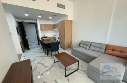 Living / Dining Room image for: Apartment - 1 Bedroom - 1 Bathroom for rent in Oasis 2 - Oasis Residences - Masdar City - Abu Dhabi, Image 1