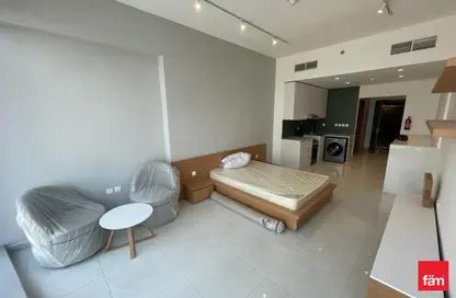 صورة لـ غرفة- غرفة النوم شقة - 1 حمام للبيع في برج بلو ويفز - مجمع دبي ريزيدنس - دبي ، صورة رقم 1