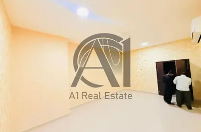 Apartment - 1 Bedroom - 2 Bathrooms for rent in Al Jimi - Al Ain