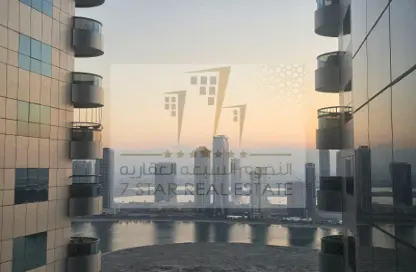 شقة - 3 غرف نوم - 4 حمامات للبيع في الخان - الشارقة