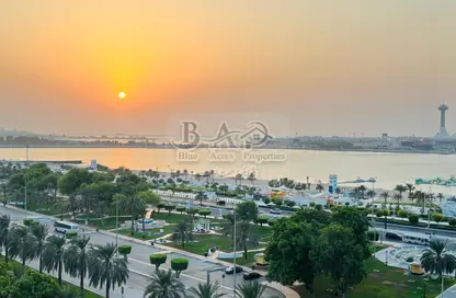 Apartment - 4 Bedrooms - 5 Bathrooms for rent in Cornich Al Khalidiya - Al Khalidiya - Abu Dhabi