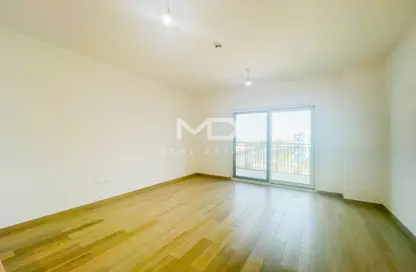 Empty Room image for: Apartment - 3 Bedrooms - 3 Bathrooms for sale in Waters Edge - Yas Island - Abu Dhabi, Image 1