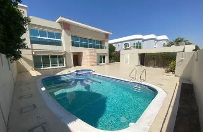 Villa - 5 Bedrooms - 6 Bathrooms for rent in Jumeirah 1 - Jumeirah - Dubai
