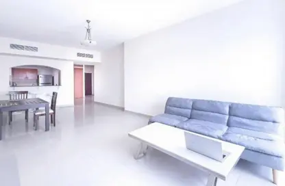 Apartment - 1 Bedroom - 2 Bathrooms for rent in Lake Point Tower - JLT Cluster N - Jumeirah Lake Towers - Dubai
