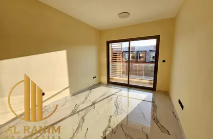 فيلا - 4 غرف نوم - 5 حمامات للايجار في القرية الغربية - الفرجان - دبي