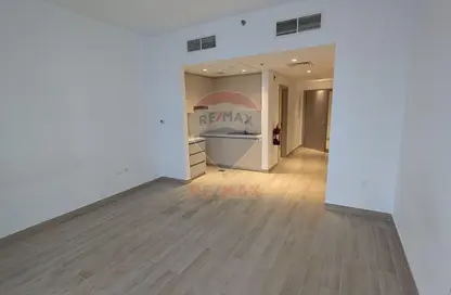 Apartment - Studio - 1 Bathroom for rent in Waters Edge - Yas Island - Abu Dhabi