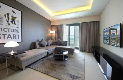 صورة لـ غرفة المعيشة شقة - غرفة نوم - 2 حمامات للايجار في داماك تاورز من باراماونت - الخليج التجاري - دبي ، صورة رقم 1