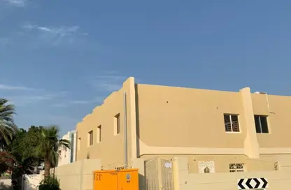 فيلا - 3 غرف نوم - 4 حمامات للايجار في منطقة الخالدية - الشارقة