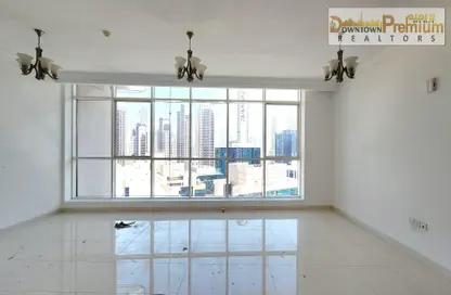 شقة - 2 غرف نوم - 3 حمامات للايجار في ماجيستك تاور - شارع الابراج - الخليج التجاري - دبي