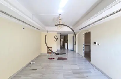 Villa - Studio - 6 Bathrooms for rent in Jumeirah 1 - Jumeirah - Dubai