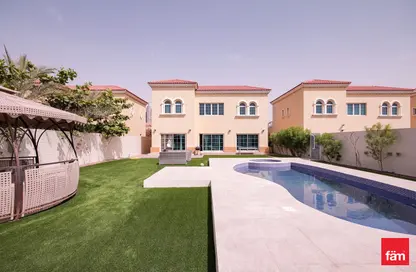 Villa - 4 Bedrooms - 5 Bathrooms for rent in Legacy - Jumeirah Park - Dubai