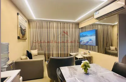 Apartment - 3 Bedrooms - 3 Bathrooms for rent in Salam Tower - Al Majaz 1 - Al Majaz - Sharjah