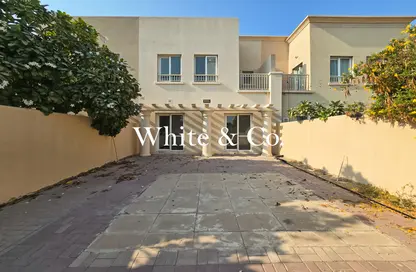 فيلا - 2 غرف نوم - 3 حمامات للبيع في الينابيع 2 - الينابيع - دبي