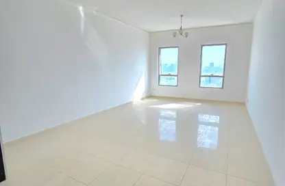 Apartment - 2 Bedrooms - 2 Bathrooms for rent in Al Wahda Building - Al Majaz 2 - Al Majaz - Sharjah