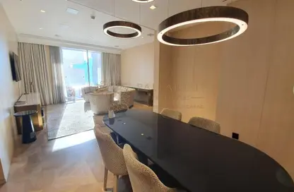 Living / Dining Room image for: Apartment - 1 Bedroom - 2 Bathrooms for rent in FIVE Palm Jumeirah - Palm Jumeirah - Dubai, Image 1
