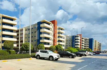 Apartment - 3 Bedrooms - 3 Bathrooms for rent in Tower 33 - Al Reef Downtown - Al Reef - Abu Dhabi