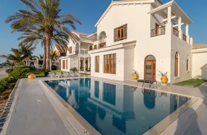 Villa - 6 Bedrooms - 7+ Bathrooms for rent in Signature Villas Frond M - Signature Villas - Palm Jumeirah - Dubai