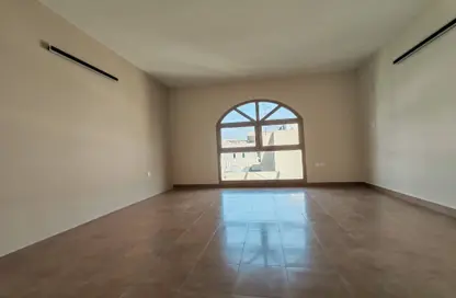 Apartment - Studio - 1 Bathroom for rent in Mankhool - Bur Dubai - Dubai