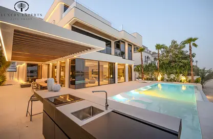 Villa - 6 Bedrooms - 7 Bathrooms for sale in Garden Homes Frond E - Garden Homes - Palm Jumeirah - Dubai