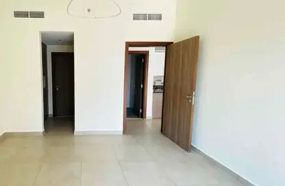 شقة - غرفة نوم - 2 حمامات للبيع في عزيزي فاريشتا - الفرجان - دبي