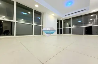 Apartment - 2 Bedrooms - 2 Bathrooms for rent in Hamdan Street - Abu Dhabi