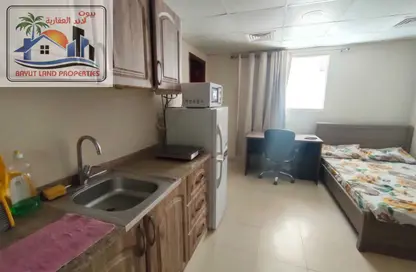 Apartment - Studio - 1 Bathroom for rent in Al Qulaya'ah - Al Sharq - Sharjah