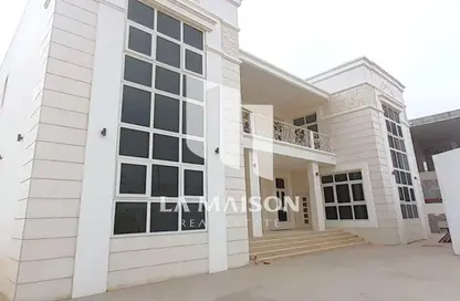 فيلا - 8 غرف نوم - 8 حمامات للايجار في مدينة الرياض - أبوظبي