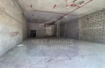متجر - استوديو - 1 حمام للايجار في بن غاطي أزور - منطقة 16 - قرية جميرا الدائرية - دبي