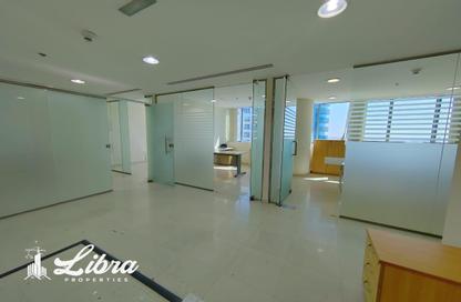 مكتب - استوديو - 2 حمامات للايجار في برج الأعمال - الخليج التجاري - دبي