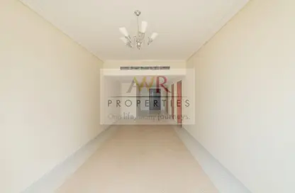 شقة - 2 غرف نوم - 3 حمامات للايجار في برج توينتي فرست سينشري - شارع الشيخ زايد - دبي