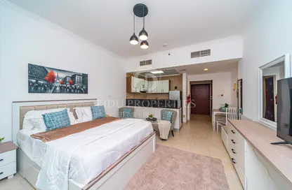 Apartment - Studio - 1 Bathroom for rent in Burj Al Nujoom - Downtown Dubai - Dubai