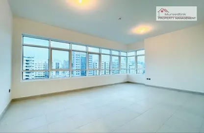 Empty Room image for: Apartment - 2 Bedrooms - 3 Bathrooms for rent in Tourist Club Area - Abu Dhabi, Image 1