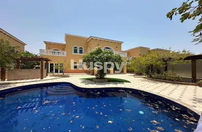 Villa - 5 Bedrooms - 6 Bathrooms for rent in Legacy - Jumeirah Park - Dubai