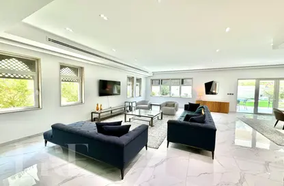 Villa - 4 Bedrooms - 5 Bathrooms for rent in Regional - Jumeirah Park - Dubai