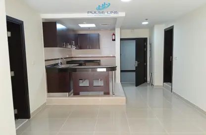 شقة - غرفة نوم - 2 حمامات للايجار في مبني إنفينيتي - شارع الشيخ زايد - دبي