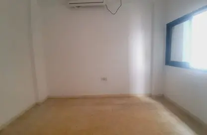 شقة - غرفة نوم - 1 حمام للايجار في بناية البطينة 9 - البطينة - الشارقة