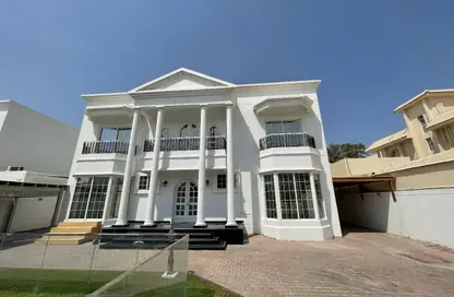 Villa - 5 Bedrooms - 5 Bathrooms for rent in Jumeirah 3 - Jumeirah - Dubai
