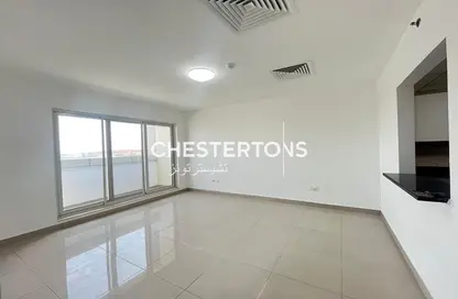 شقة - 2 غرف نوم - 3 حمامات للايجار في مرتفعات الصقر - مدينة دبي الرياضية - دبي