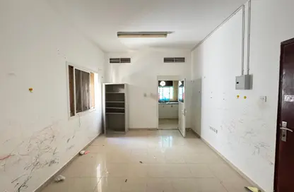 شقة - 1 حمام للايجار في اليرموك - القاسمية - الشارقة