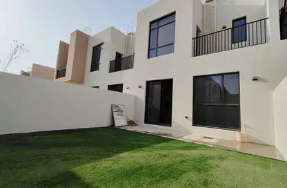 Townhouse - 2 Bedrooms - 4 Bathrooms for rent in Nasma Residence - Al Tai - Sharjah