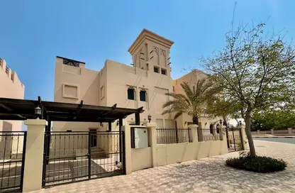 فيلا - 4 غرف نوم - 7 حمامات للايجار في تاون هاوسز قرية الحمرا - قرية الحمرا - رأس الخيمة