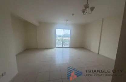 شقة - 1 حمام للايجار في مبنى آيج1-هـإمآر-14 - طراز إماراتي - المدينة العالمية - دبي