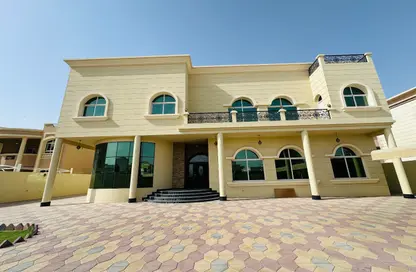 Villa - 7+ Bedrooms - 7+ Bathrooms for rent in Nad Al Hamar Avenues - Nadd Al Hammar - Dubai