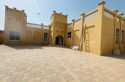 Villa - 6 Bedrooms - 6 Bathrooms for rent in Al Jazirah Al Hamra - Al Hamra Village - Ras Al Khaimah