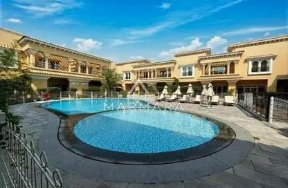 Villa - 5 Bedrooms - 5 Bathrooms for rent in Jumeirah 1 Villas - Jumeirah 1 - Jumeirah - Dubai