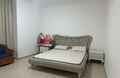 Apartment - 2 Bedrooms - 2 Bathrooms for sale in Burj Al Nujoom - Downtown Dubai - Dubai
