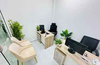 Office Space - Studio - 1 Bathroom for rent in Red Avenue - Al Garhoud - Dubai